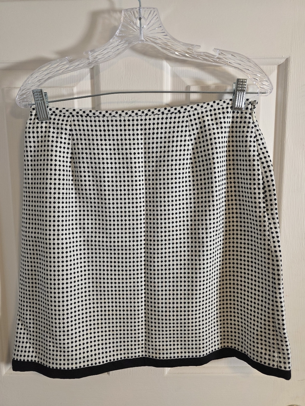 Le Suit Petite Skirt 8P White W/Black Polka Dots